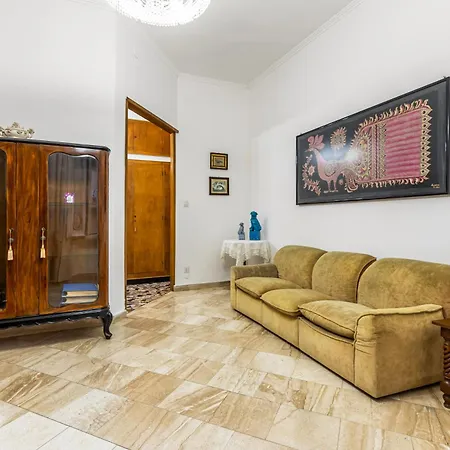 - & Roomy With Balcony! Daire *
