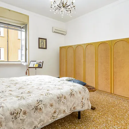 - & Roomy With Balcony! Cagliari