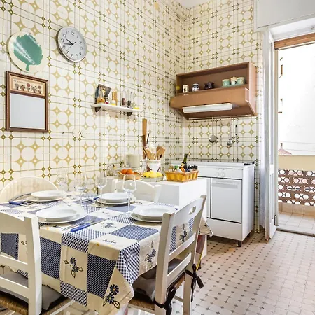 Apartment - & Roomy With Balcony! Cagliari