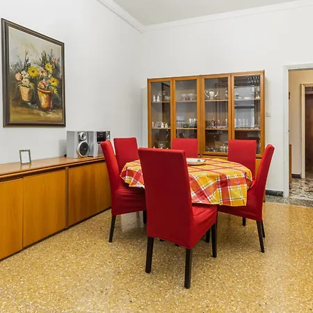 - & Roomy With Balcony! Apartment *