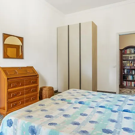 - & Roomy With Balcony! Apartman *