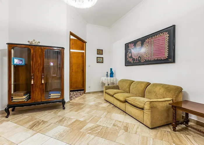 - & Roomy With Balcony! Apartament *